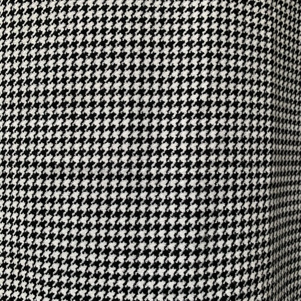 Marks & Spencer Midi Skirt Size UK 18 Houndstooth Asymmetrical Hem Thick Heavy - Picture 3 of 10